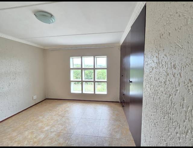 2 BEDROOM TOWNHOUSE FOR SALE IN MULBARTON